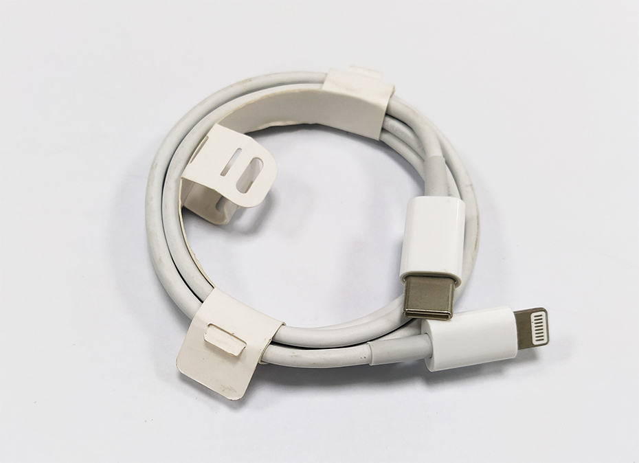 蘋果充電線生產廠家，聯(lián)鑫德誠數(shù)據線定制工廠